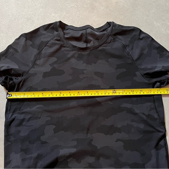 Lululemon Athletica Black Camo Tee. Small. Size 6. 17” pit to pit. Lulu. Active - Picture 6 of 6